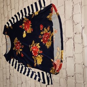 Large New without tags long sleeved floral tee LuLaRoe Lynnae